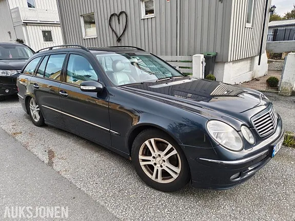 Mercedes-Benz E-Class 2006 photo 2