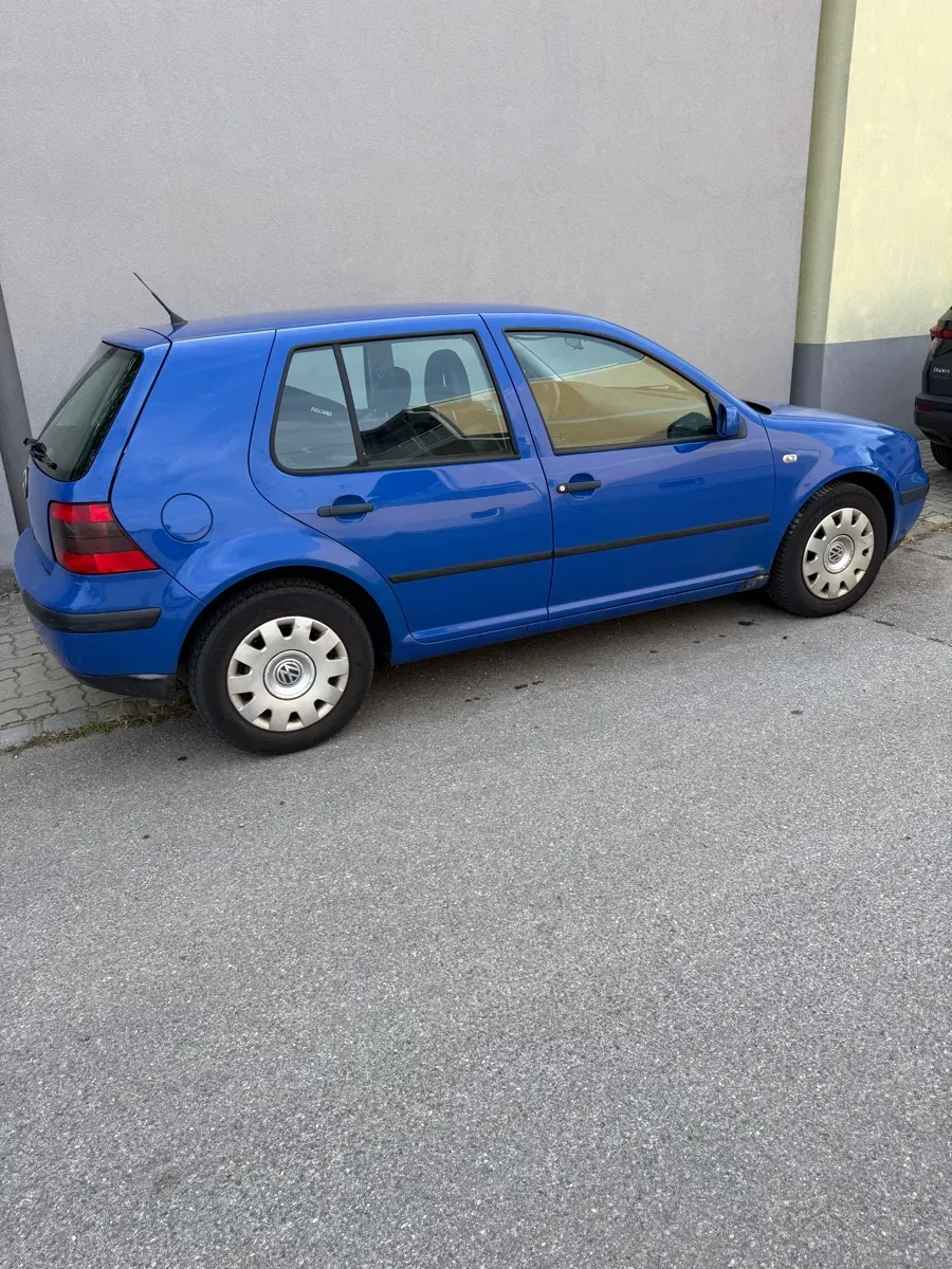Volkswagen Golf 2002 photo 2