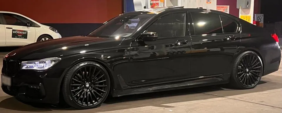 BMW 750I