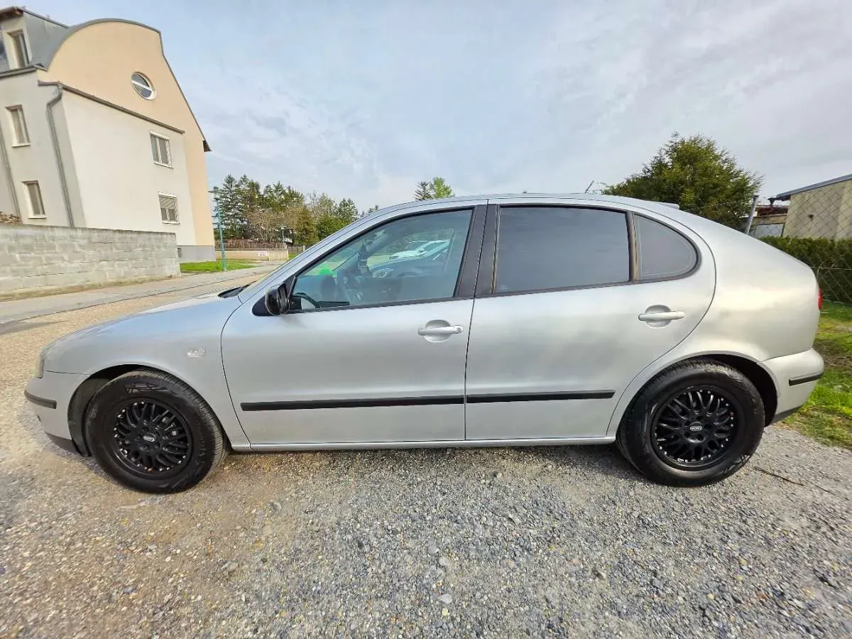 Seat Leon 2000 photo 2
