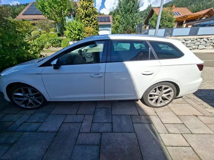 Seat Leon 2015 photo 2