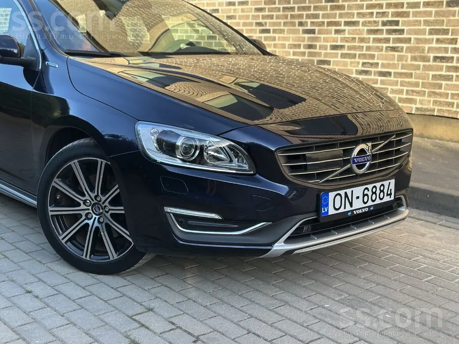 Volvo V60 2015 photo 2