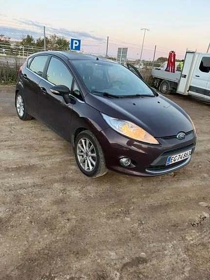 Ford Fiesta 2010 photo 3