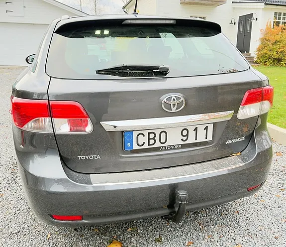 Toyota Avensis 2013 photo 4