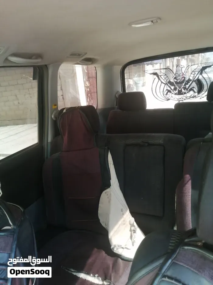 Toyota Voxy 2006 photo 2
