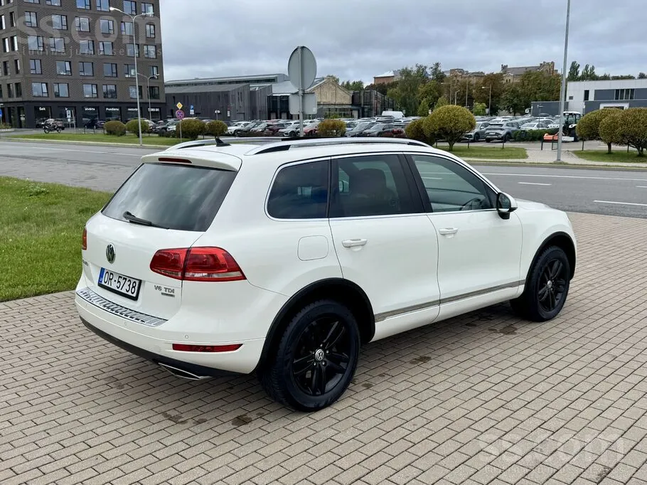 Volkswagen Touareg 2010 photo 3