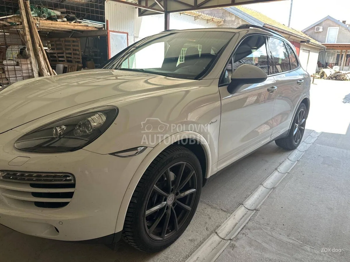 Porsche Cayenne 2012 photo 3
