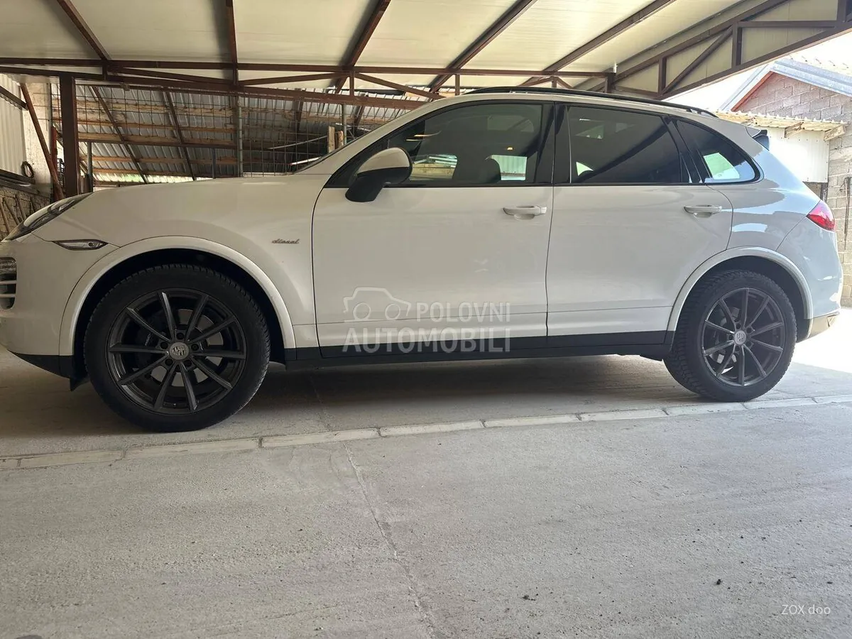 Porsche Cayenne 2012 photo 4