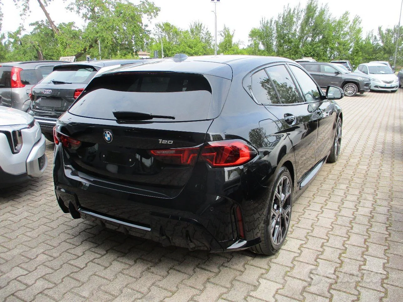 BMW 120 2025 photo 3
