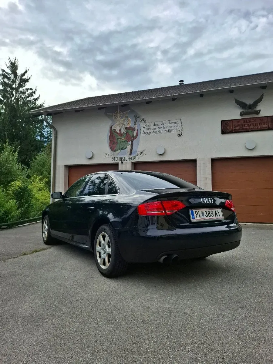 Audi A4 2010 photo 3