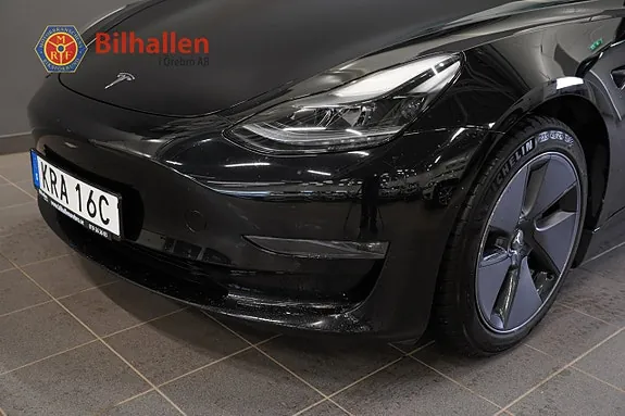 Tesla Model 3 2023 photo 2