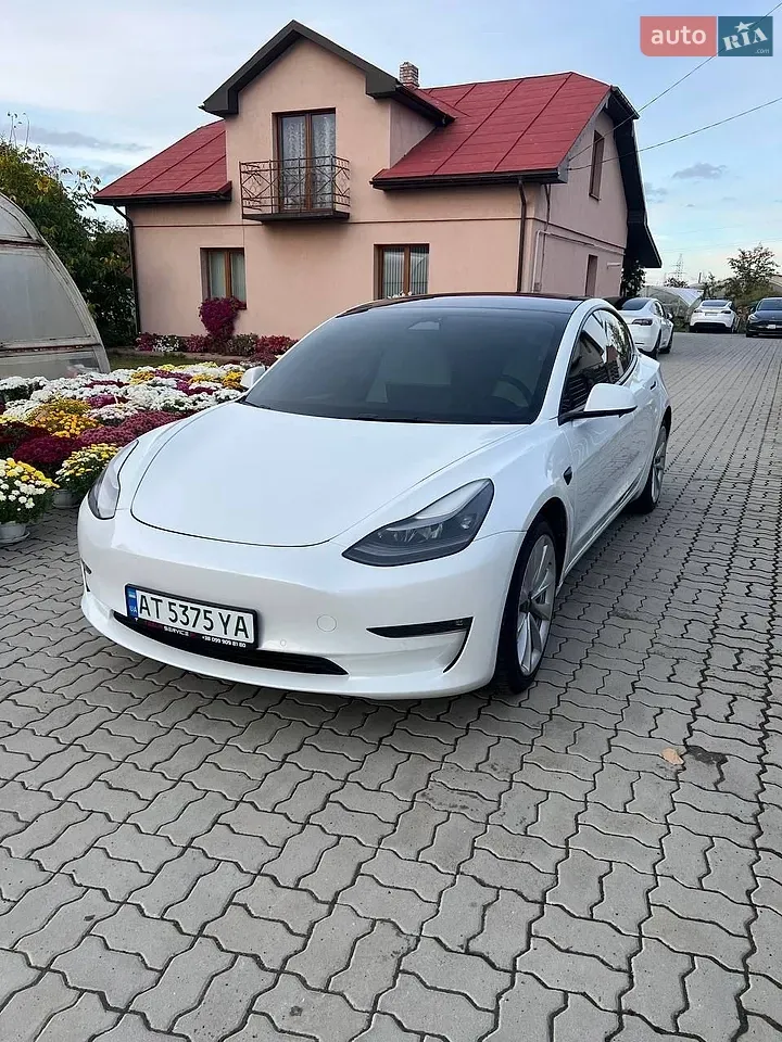 Tesla Model 3 2022 photo 2
