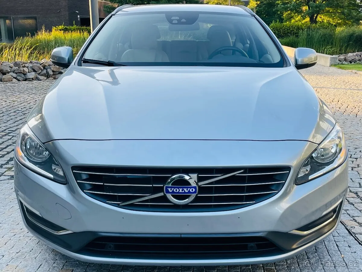 Volvo V60 2023 photo 3