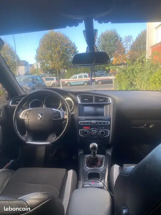 DS Automobiles Ds 4 2018 photo 2