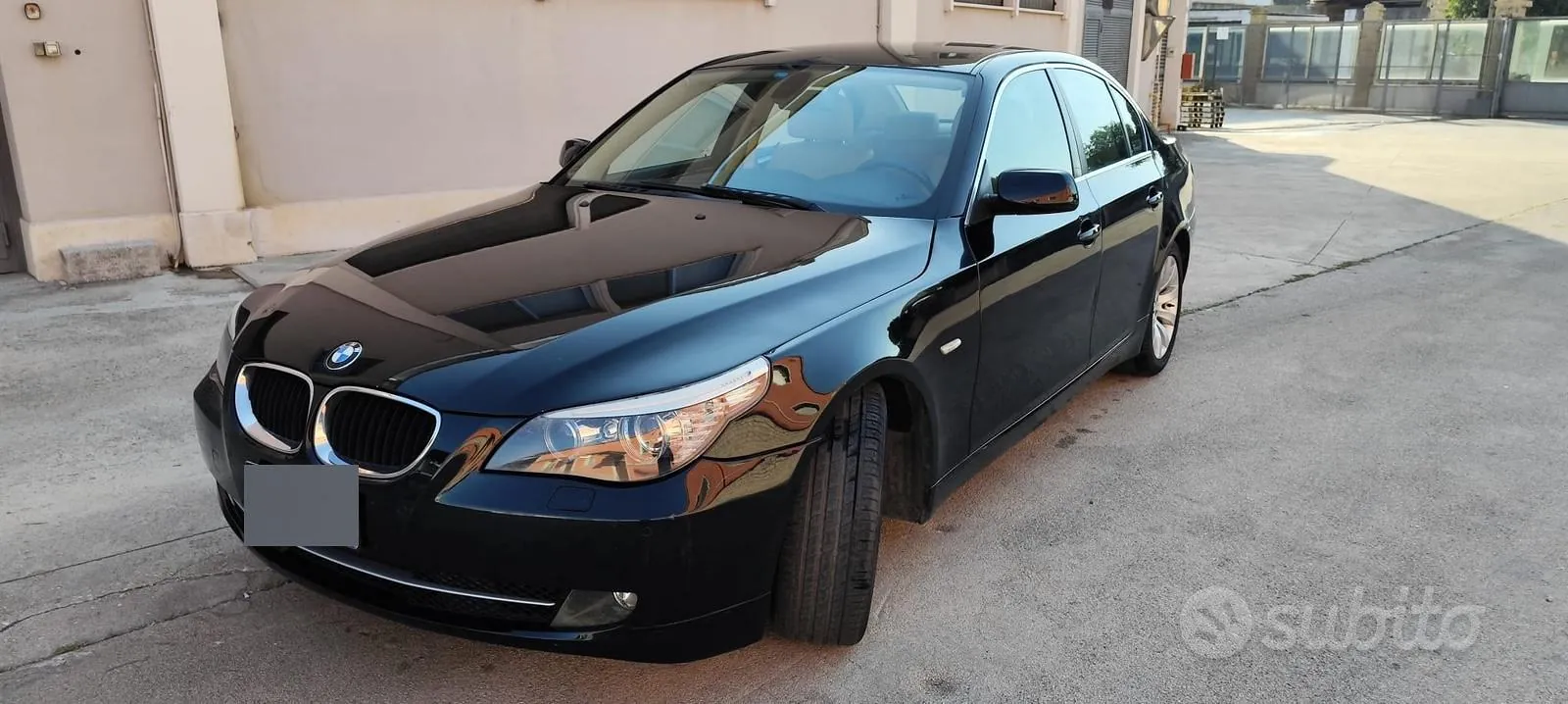BMW 5 Series 2009 photo 2