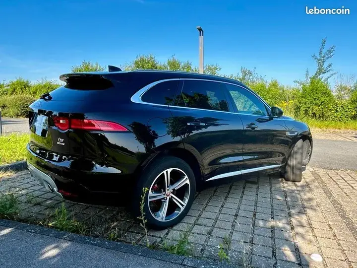 Jaguar F-Pace 2018 photo 2