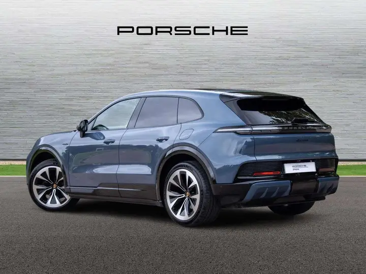 Porsche Cayenne 2026 photo 2