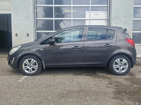 Opel Corsa 2013 photo 2