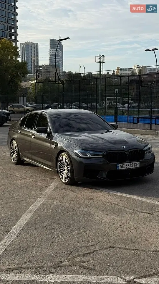 BMW 5 Series 2017 photo 2