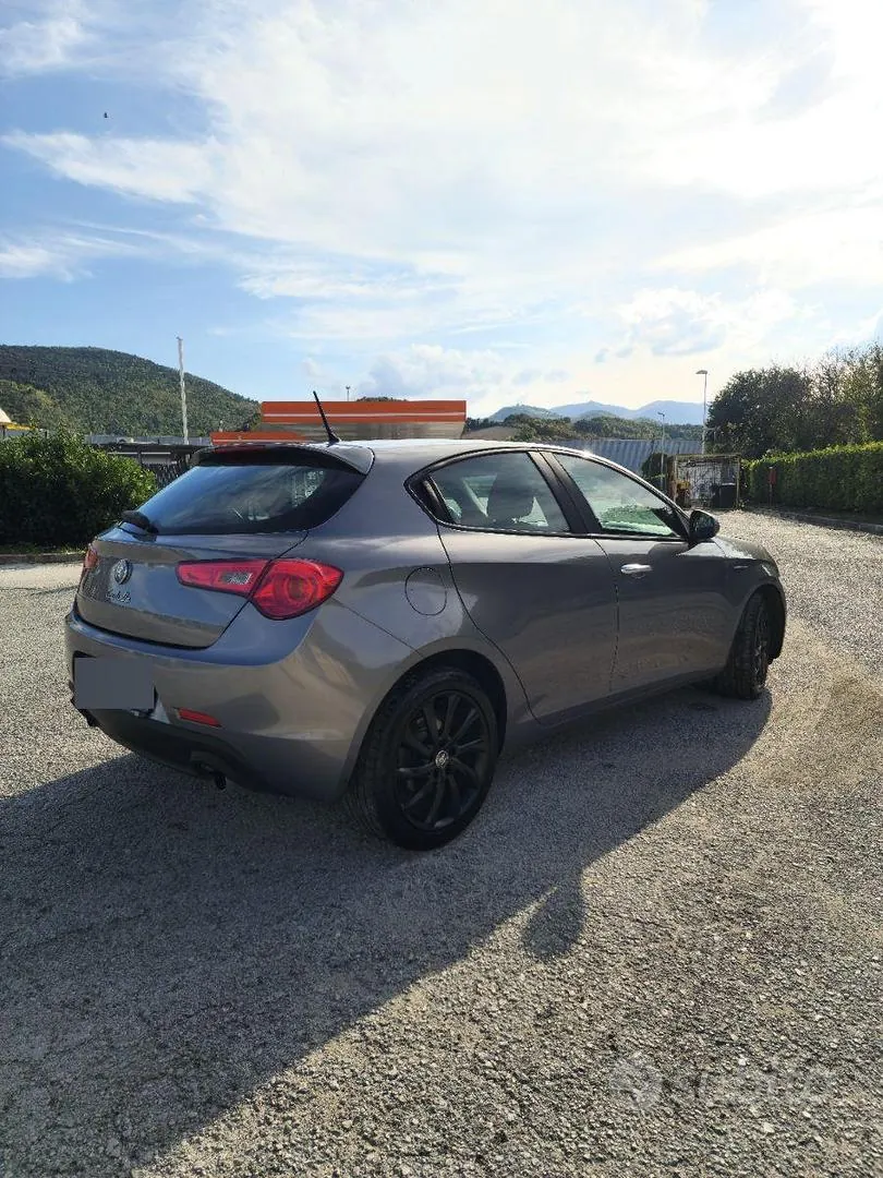 Alfa Romeo Giulietta 2013 photo 4