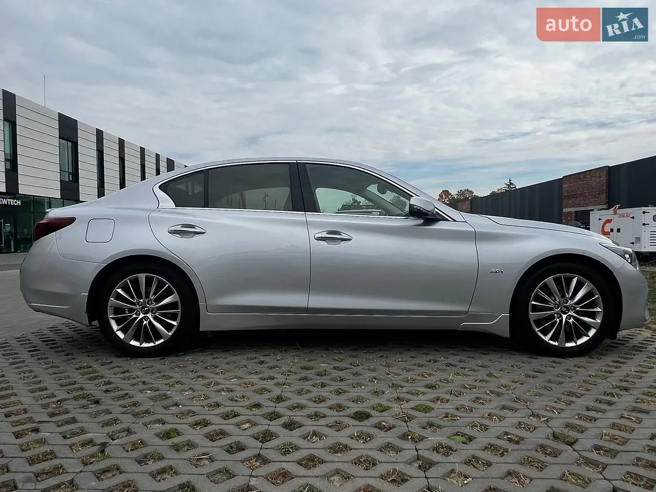 Infiniti Q50 2017 photo 5