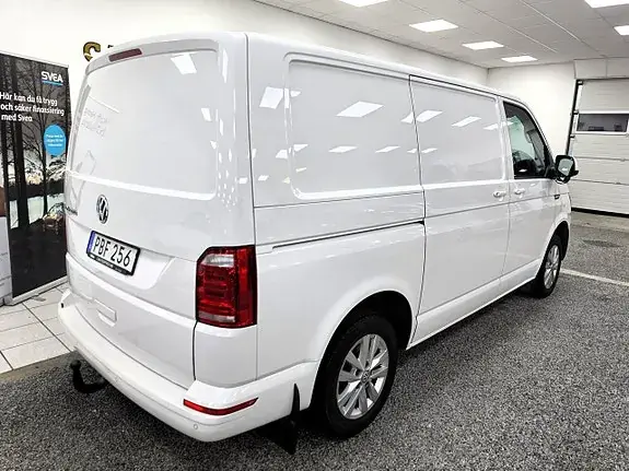 Volkswagen Transporter 2018 photo 3