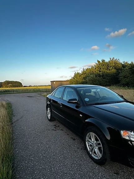 Audi A4 2005 photo 2
