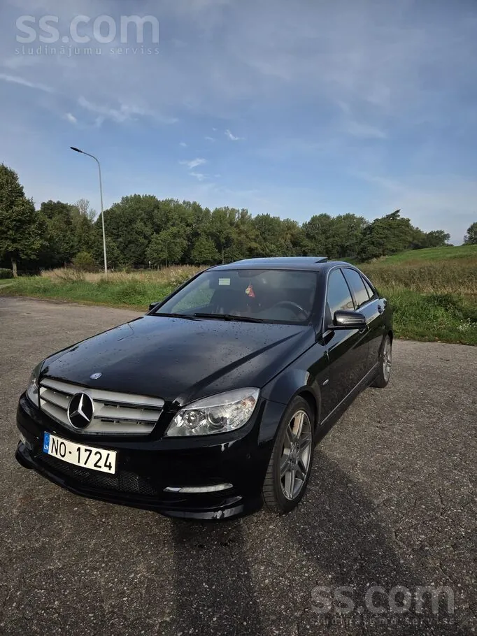 Mercedes-Benz C250 2010 photo 2