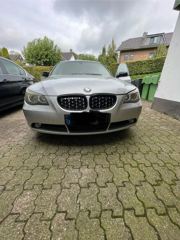 BMW 520I