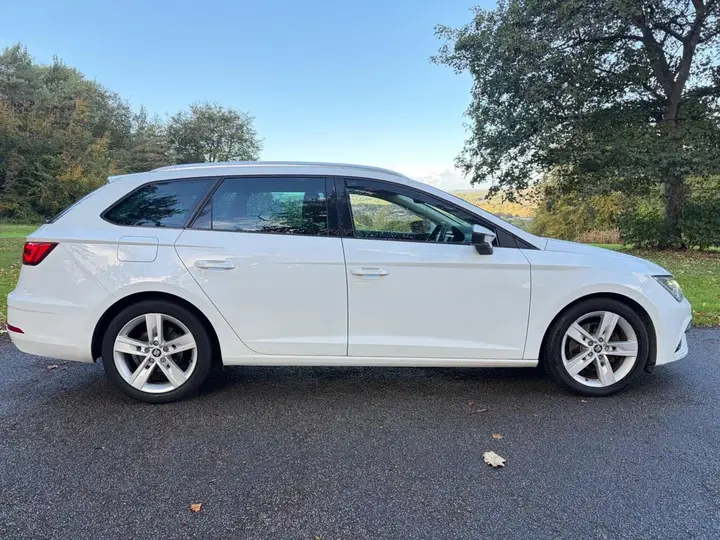 Seat Leon 2019 photo 2