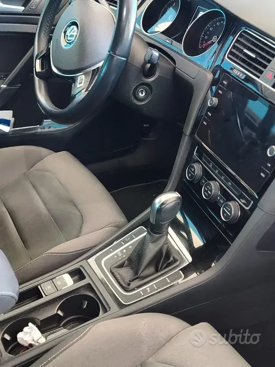 Volkswagen Golf 2019 photo 2