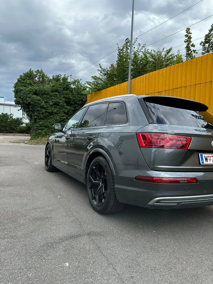 Audi Q7 2017 photo 3