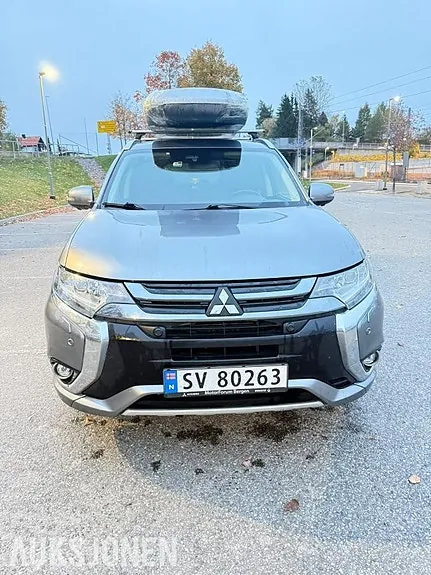 Mitsubishi Outlander 2017 photo 2