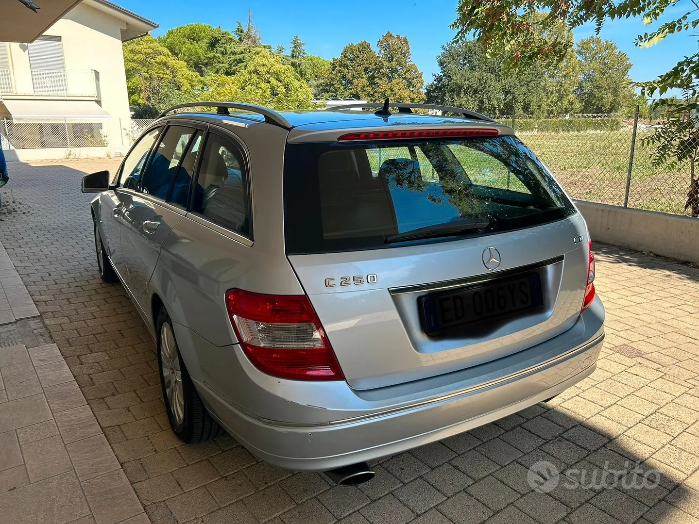 Mercedes-Benz C-Class 2010 photo 2