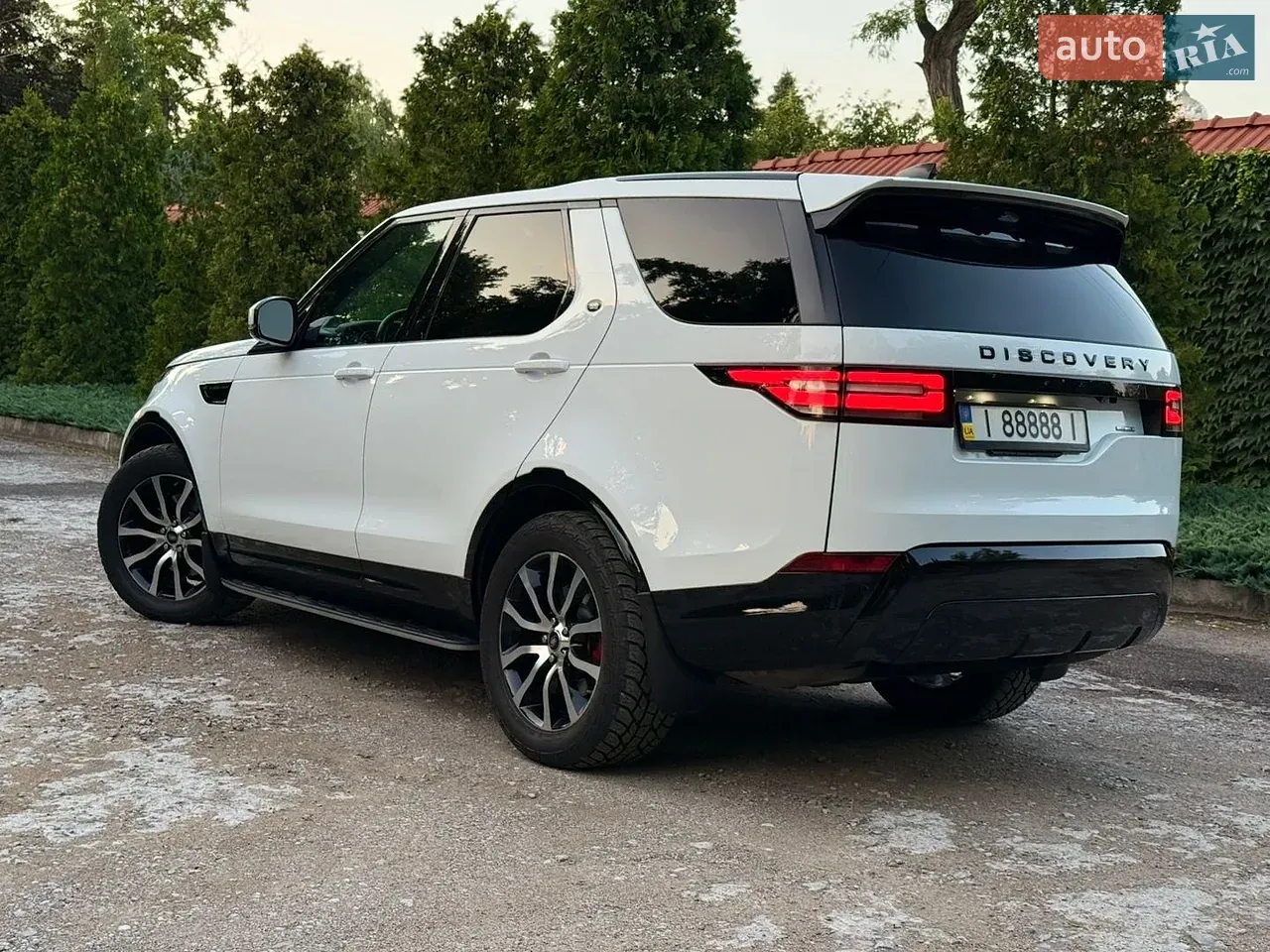 Land Rover Discovery 2017 photo 3