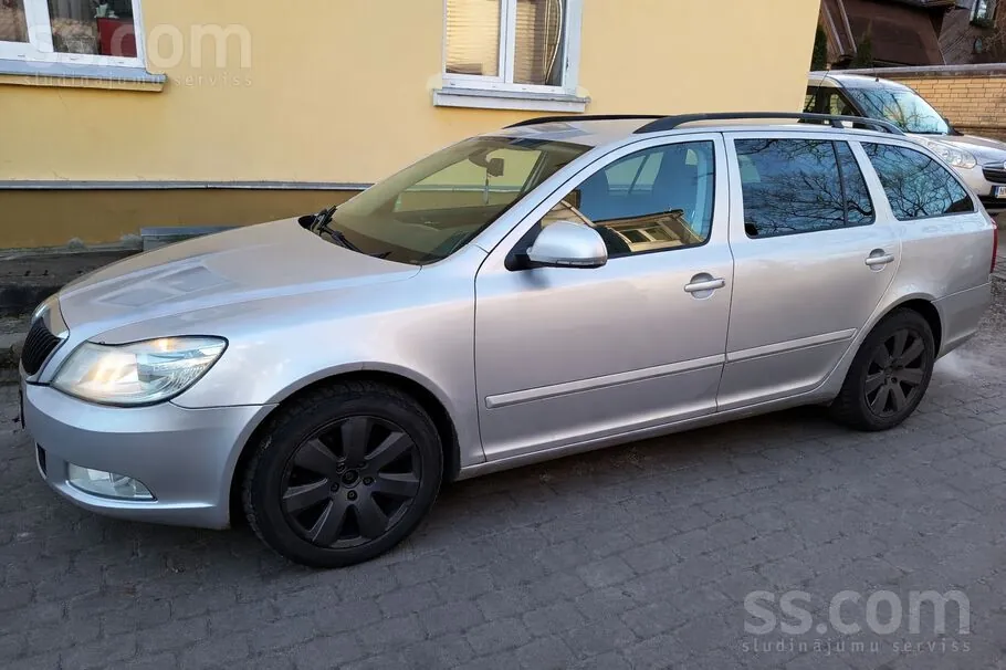 Skoda Octavia 2009 photo 2