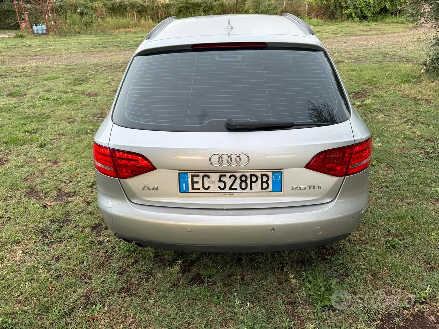 Audi A4 2011 photo 2