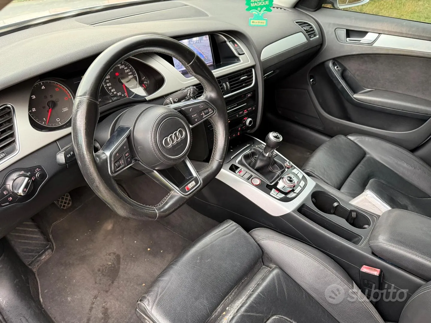 Audi A4 2011 photo 5