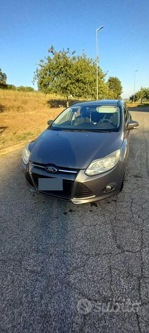 Ford Focus 2011 photo 2