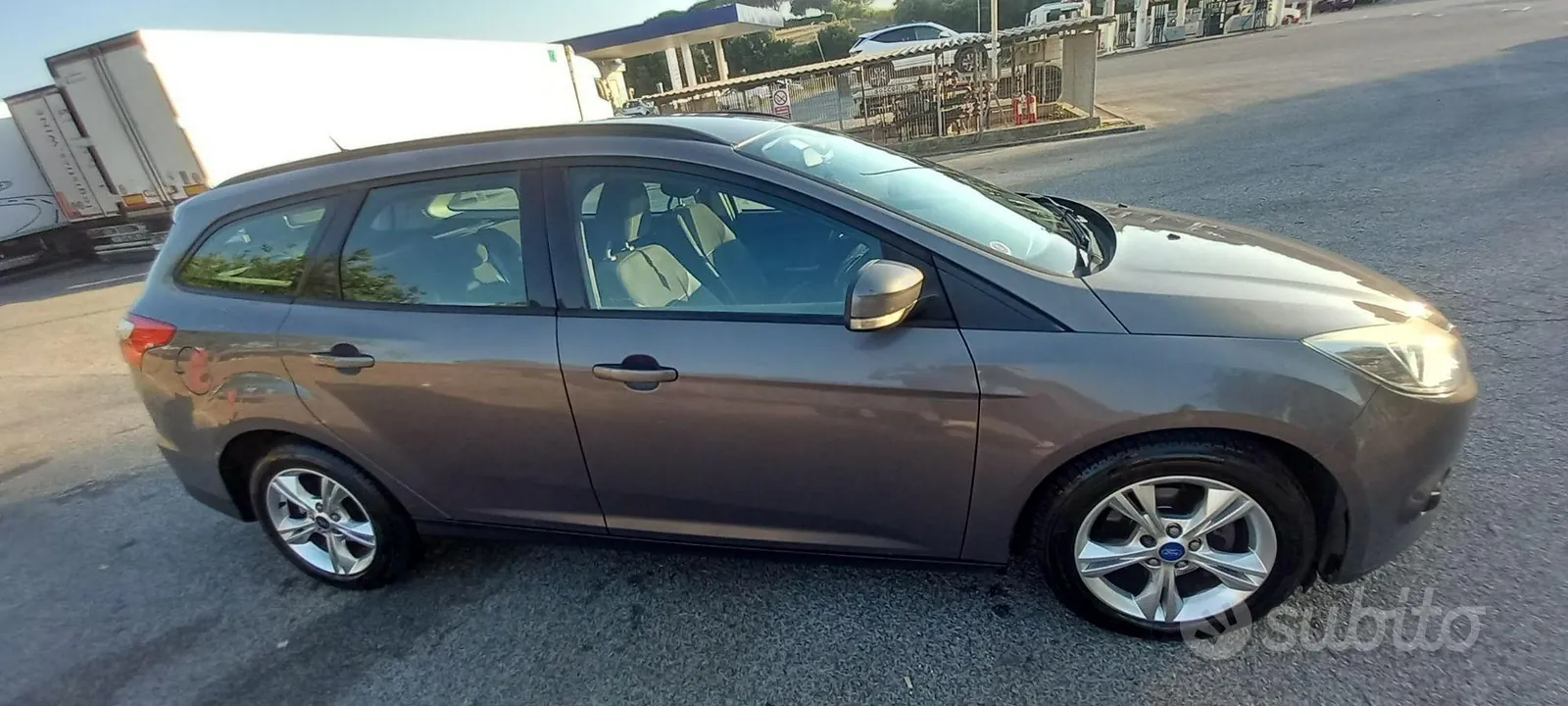 Ford Focus 2011 photo 3
