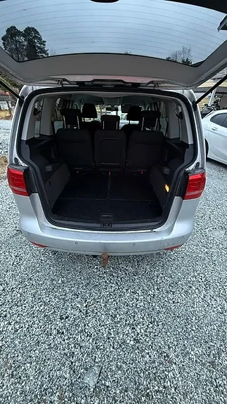 Volkswagen Touran 2012 photo 4