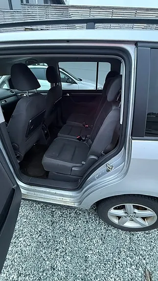 Volkswagen Touran 2012 photo 3