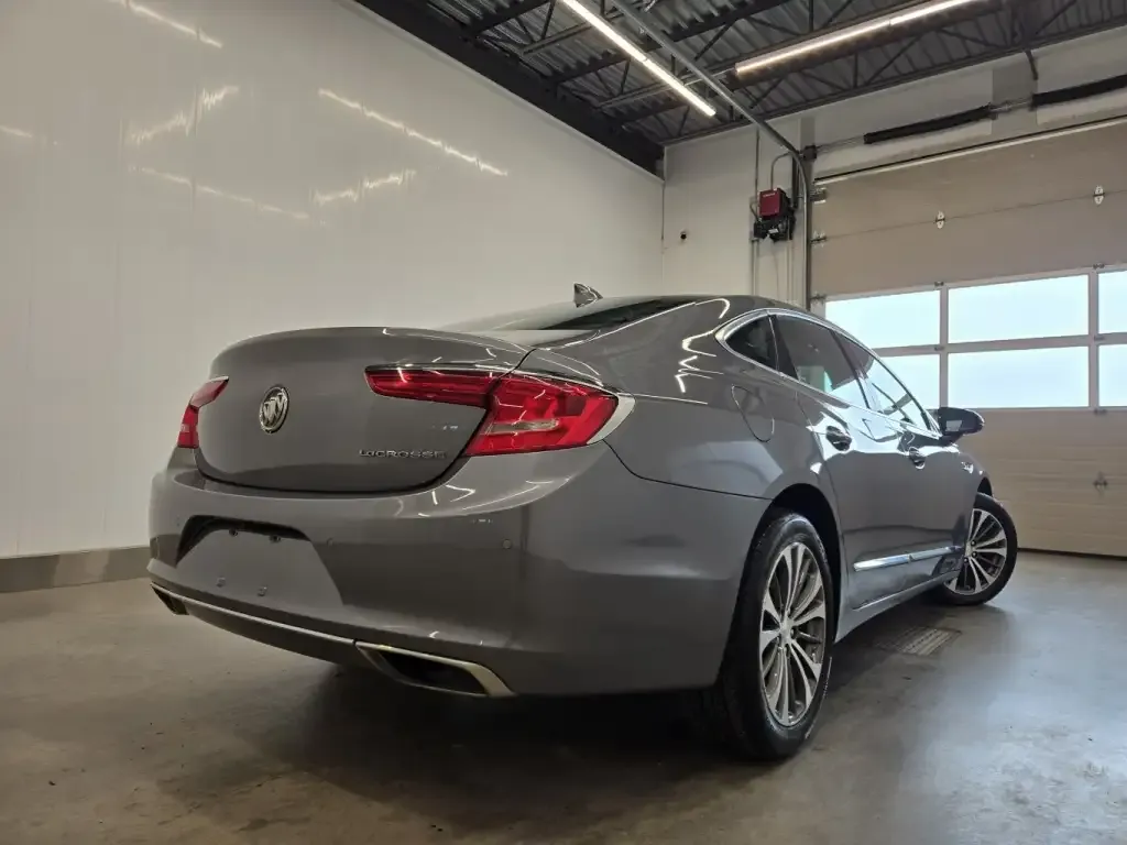 Buick Lacrosse 2019 photo 3