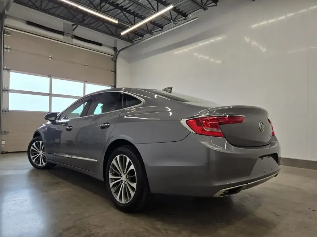 Buick Lacrosse 2019 photo 2