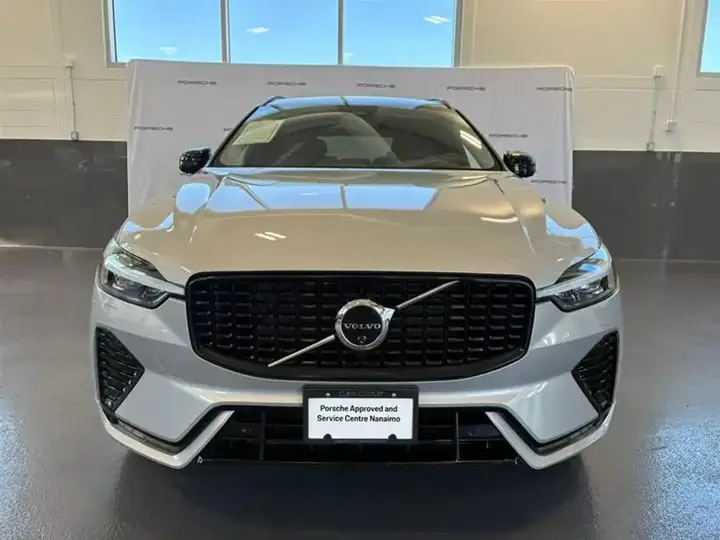 Volvo Xc60 2025 photo 2