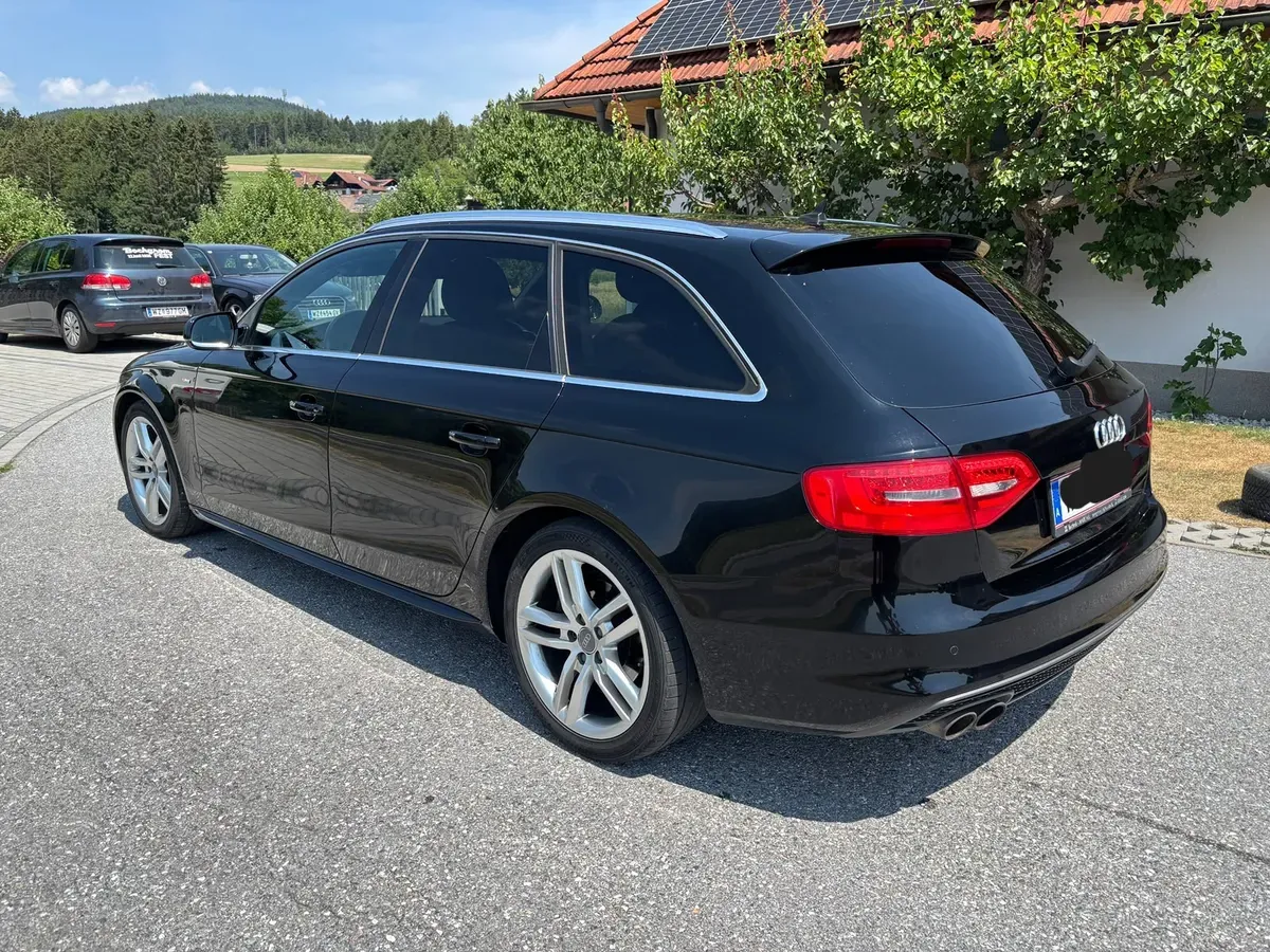 Audi A4 2013 photo 3
