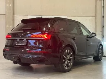 Audi Q7 2020 photo 3
