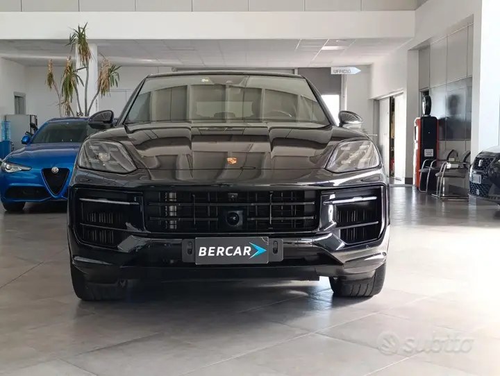 Porsche Cayenne 2024 photo 2