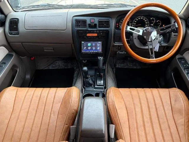 Toyota Hilux Surf 2001 photo 2