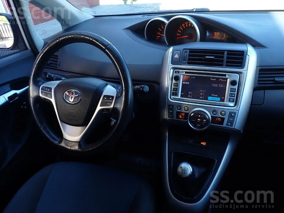Toyota Verso 2013 photo 5